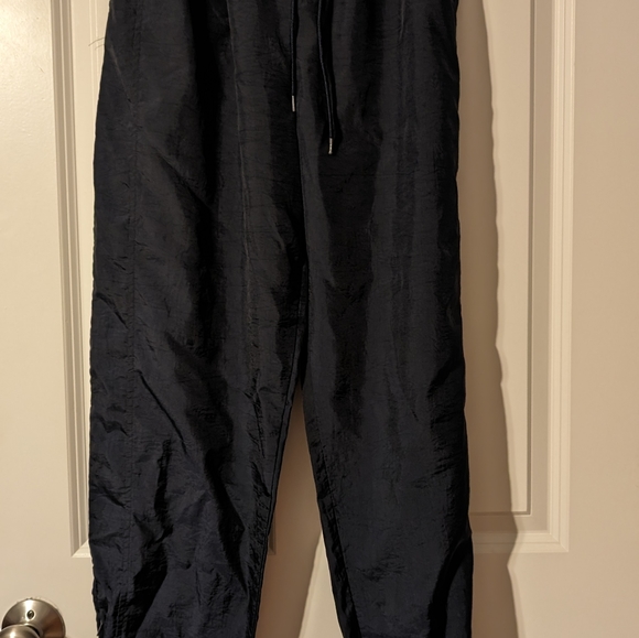 Woman's Reebok pants wind breakers - Picture 3 of 4